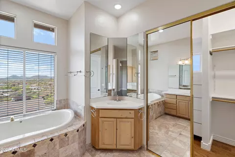 Bath - 619 E Briles Rd, Phoenix, AZ 85085 photo 2 of 8