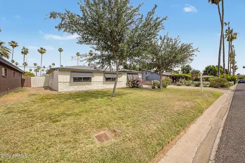 Exterior - 4237 N 34th Pl, Phoenix, AZ 85018 photo 2 of 7