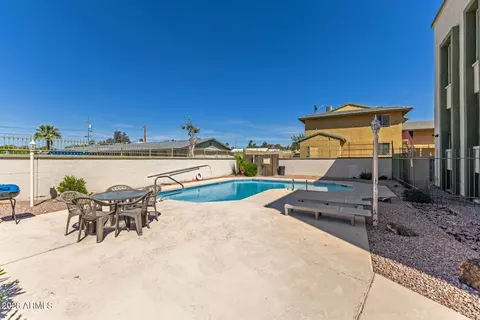 Exterior - 214 E Ruth Ave #109, Phoenix, AZ 85020 photo 3 of 4