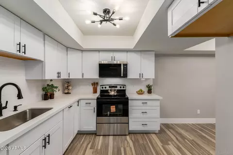 Kitchen - 214 E Ruth Ave #109, Phoenix, AZ 85020 photo 2 of 3