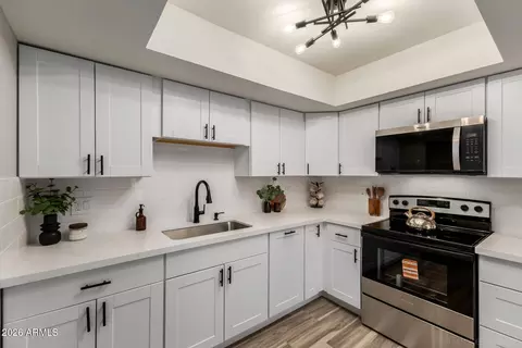 Kitchen - 214 E Ruth Ave #109, Phoenix, AZ 85020 photo 3 of 3