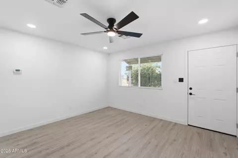 Living - 10429 N 11th Ave, Phoenix, AZ 85021 photo 1 of 2
