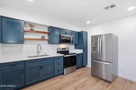 Kitchen - 10429 N 11th Ave, Phoenix, AZ 85021 photo 2 of 3