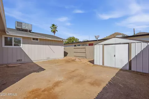 Exterior - 10429 N 11th Ave, Phoenix, AZ 85021 photo 4 of 8