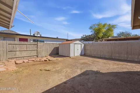 Exterior - 10429 N 11th Ave, Phoenix, AZ 85021 photo 5 of 8