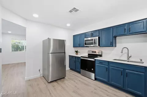 Kitchen - 10429 N 11th Ave, Phoenix, AZ 85021 photo 1 of 3
