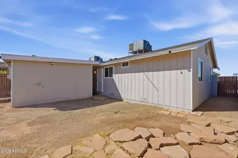 Exterior - 10429 N 11th Ave, Phoenix, AZ 85021 photo 3 of 8