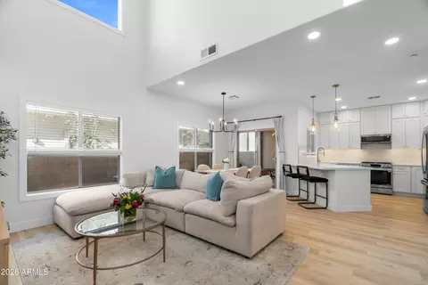 3006 N 37th St #4, Phoenix, AZ 85018