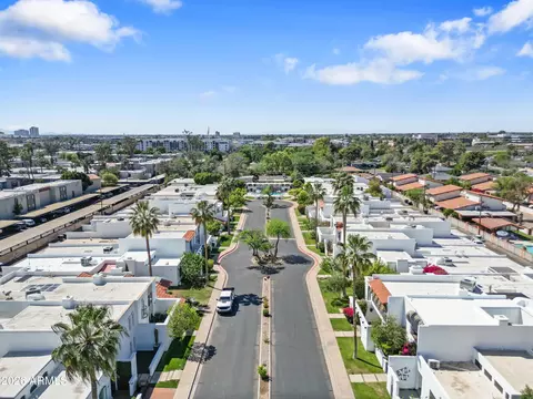 View/Area - 1944 E Medlock Dr, Phoenix, AZ 85016 photo 1 of 3