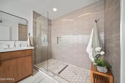 Bath - 1944 E Medlock Dr, Phoenix, AZ 85016 photo 1 of 5
