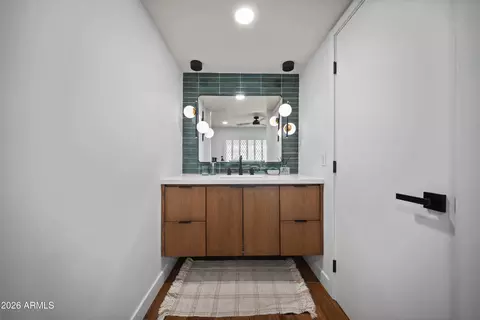 Bath - 1944 E Medlock Dr, Phoenix, AZ 85016 photo 5 of 5