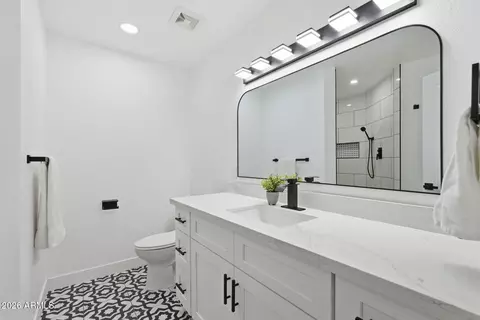 Bath - 1534 E Hampton Cir, Mesa, AZ 85204 photo 4 of 5