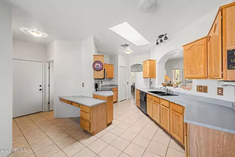 Kitchen - 22843 E Ivanhoe St, Mesa, AZ 85212 photo 3 of 9