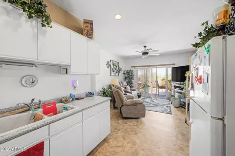 Kitchen - 22843 E Ivanhoe St, Mesa, AZ 85212 photo 5 of 9