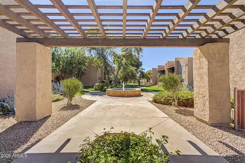 Exterior - 5525 E Thomas Rd #Q4, Phoenix, AZ 85018 photo 4 of 7
