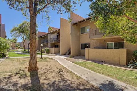 Exterior - 5525 E Thomas Rd #Q4, Phoenix, AZ 85018 photo 1 of 7