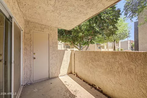 Exterior - 5525 E Thomas Rd #Q4, Phoenix, AZ 85018 photo 3 of 7