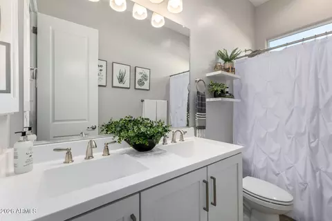Bath - 2314 E Questa Dr, Phoenix, AZ 85024 photo 3 of 4