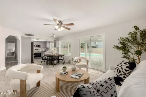 Living - 1025 W Keating Ave, Mesa, AZ 85210 photo 2 of 3