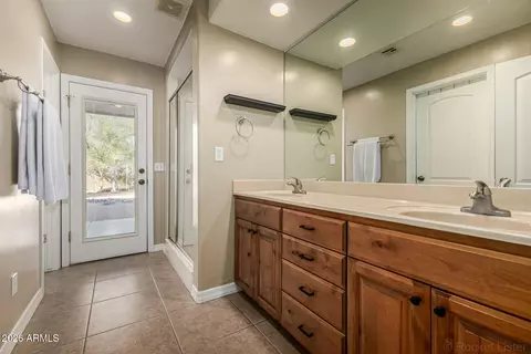 Bath - 1910 E Joy Ranch Rd, Phoenix, AZ 85086 photo 2 of 2