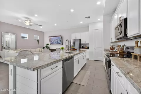 1568 E Shannon St, Gilbert, AZ 85295 photo 9