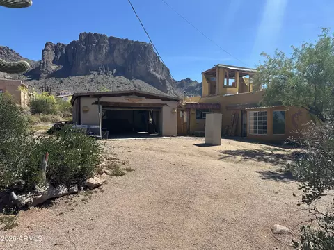Exterior - 2635 N Prospectors Rd, Apache Junction, AZ 85119 photo 2 of 9
