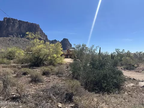 Exterior - 2635 N Prospectors Rd, Apache Junction, AZ 85119 photo 4 of 9
