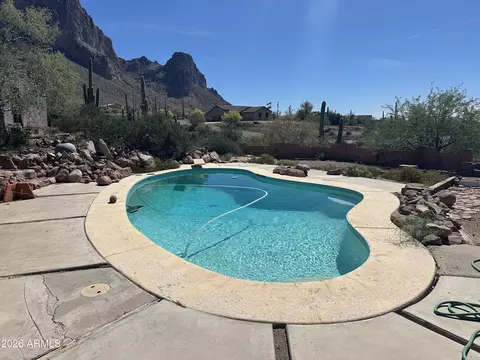 Exterior - 2635 N Prospectors Rd, Apache Junction, AZ 85119 photo 7 of 9