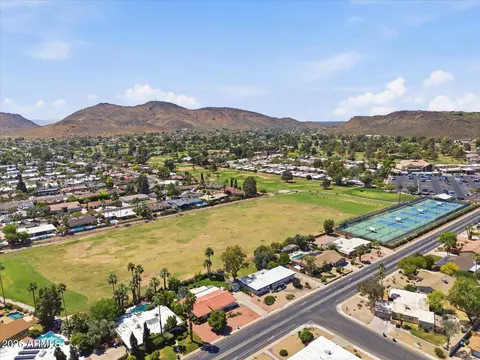 View/Area - 341 E Deepdale Rd, Phoenix, AZ 85022 photo 4 of 10