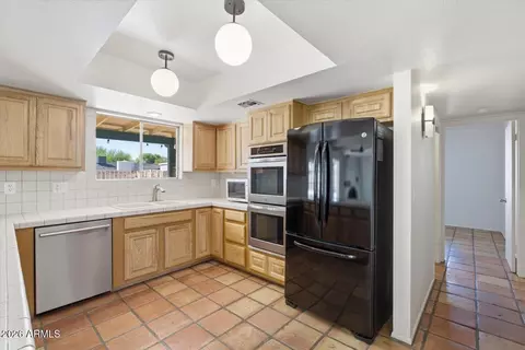 Kitchen - 341 E Deepdale Rd, Phoenix, AZ 85022 photo 2 of 3