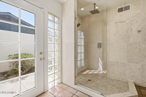 Bath - 341 E Deepdale Rd, Phoenix, AZ 85022 photo 4 of 5