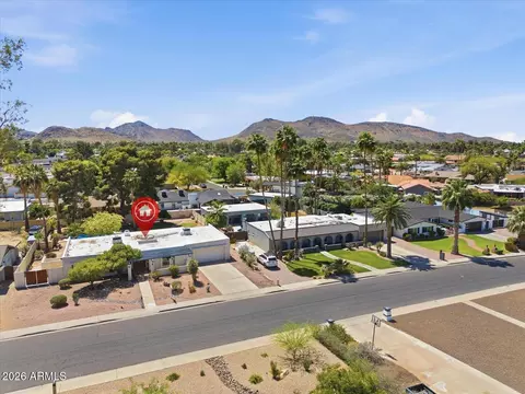 View/Area - 341 E Deepdale Rd, Phoenix, AZ 85022 photo 2 of 10