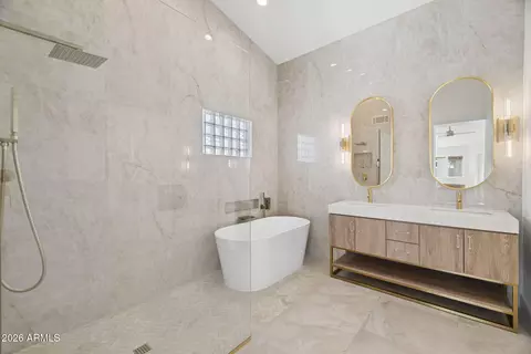 Bath - 2451 E Dry Creek Rd, Phoenix, AZ 85048 photo 2 of 11