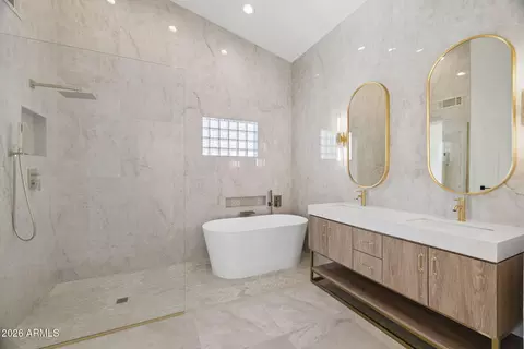 Bath - 2451 E Dry Creek Rd, Phoenix, AZ 85048 photo 3 of 11