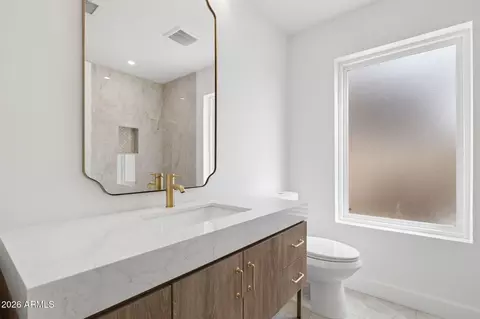 Bath - 2451 E Dry Creek Rd, Phoenix, AZ 85048 photo 7 of 11