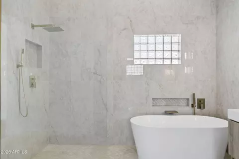 Bath - 2451 E Dry Creek Rd, Phoenix, AZ 85048 photo 5 of 11