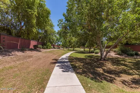 View/Area - 10438 E Knowles Ave, Mesa, AZ 85209 photo 2 of 4