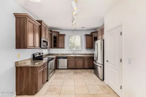 Kitchen - 4188 E Tulsa St, Gilbert, AZ 85295 photo 3 of 3