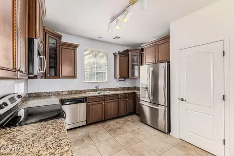 Kitchen - 4188 E Tulsa St, Gilbert, AZ 85295 photo 2 of 3