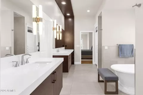 Bath - 4139 E Colter St, Phoenix, AZ 85018 photo 1 of 6