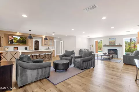 Living - 4139 E Colter St, Phoenix, AZ 85018 photo 2 of 5