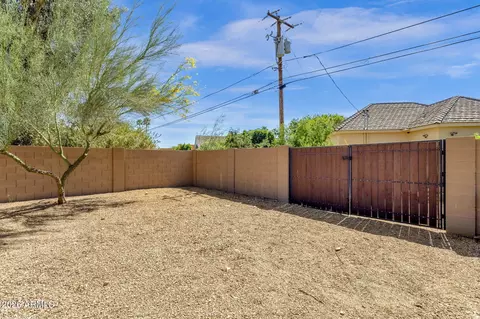 Exterior - 4139 E Colter St, Phoenix, AZ 85018 photo 10 of 14