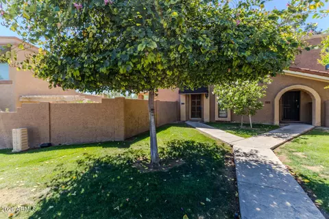 736 E North Ln #3, Phoenix, AZ 85020
