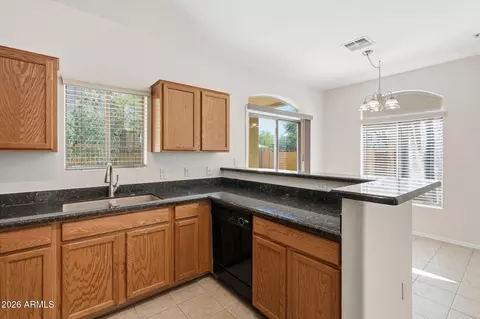 Kitchen - 2250 E Deer Valley Rd #99, Phoenix, AZ 85024 photo 3 of 4
