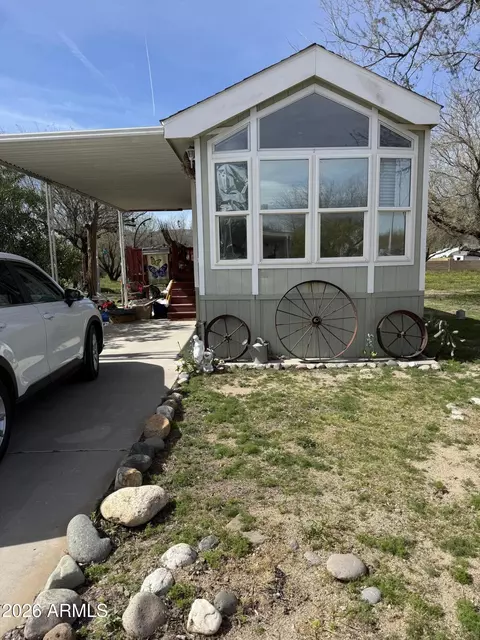 19500 E Gregory St #35, Black Canyon City, AZ 85324