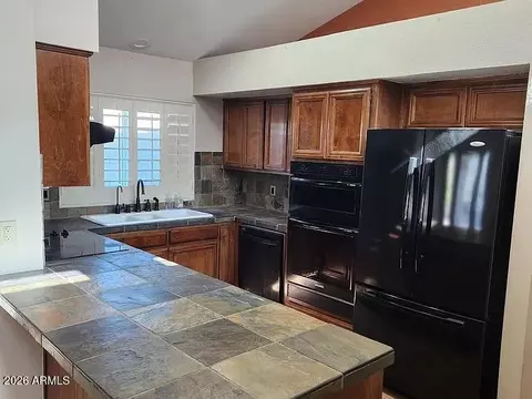 Kitchen - 4615 E Monte Way, Phoenix, AZ 85044 photo 1 of 1