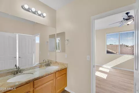 Bath - 3586 E Riopelle Ct, Gilbert, AZ 85298 photo 5 of 7