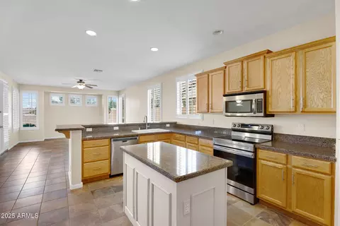 Kitchen - 3586 E Riopelle Ct, Gilbert, AZ 85298 photo 2 of 4