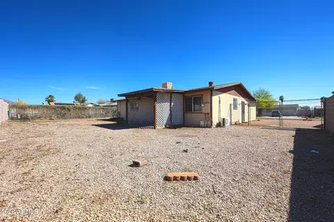 Exterior - 120 W 14th Ave, Apache Junction, AZ 85120 photo 2 of 5
