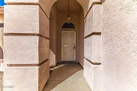 226 W Gail Dr, Gilbert, AZ 85233 photo 2